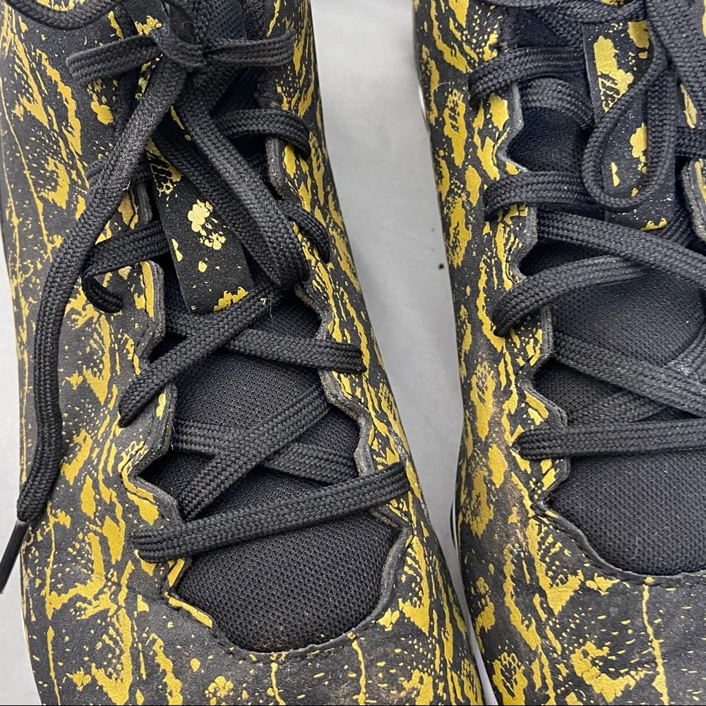 Under Armoir Cleats - Picture 3 of 11